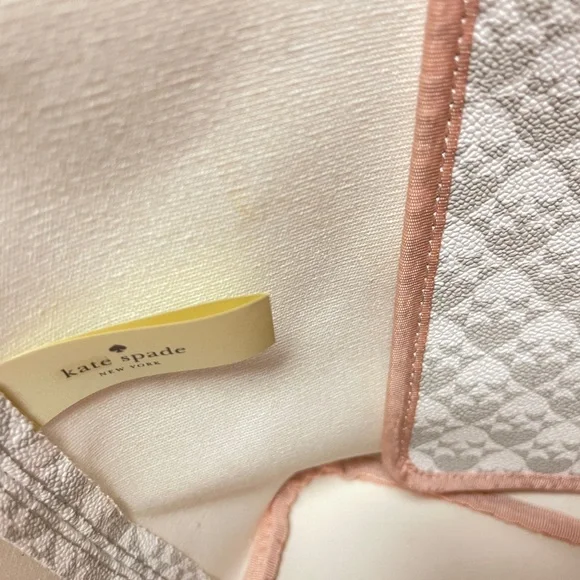 Kate Spade New York 'Margareta' Penn Place Shopper Tote Bag in Black & White - Picture 11 of 16